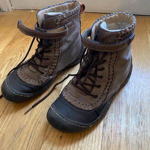 J-41 Srina Vegan Jeep Sole Faux Fur Hiking Walking